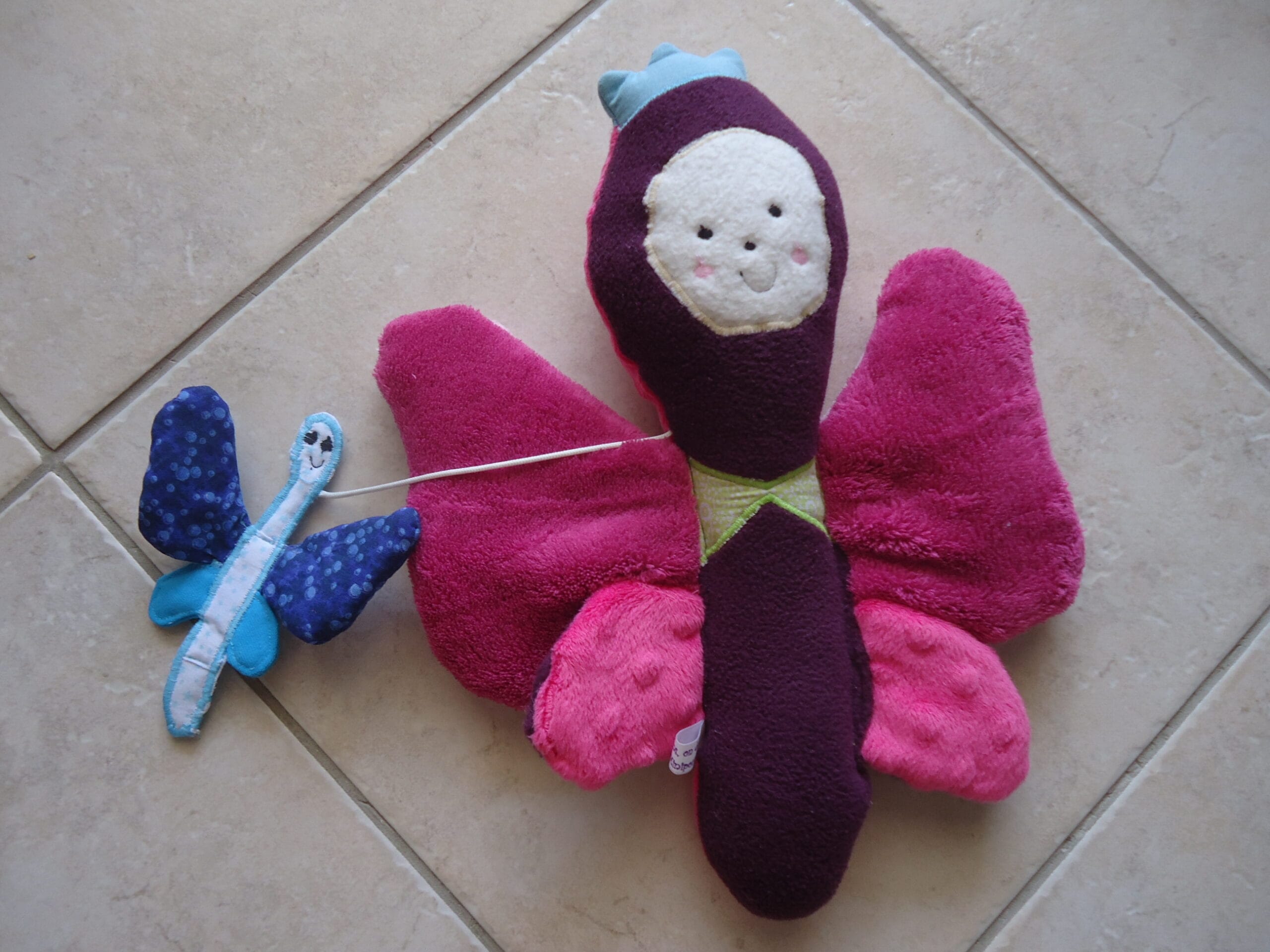 Atelier Rêves’telle à Salon de Provence : retouches professionnelles et créations sur mesure.