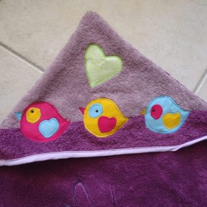 Atelier Rêves’telle à Salon de Provence : retouches professionnelles et créations sur mesure.